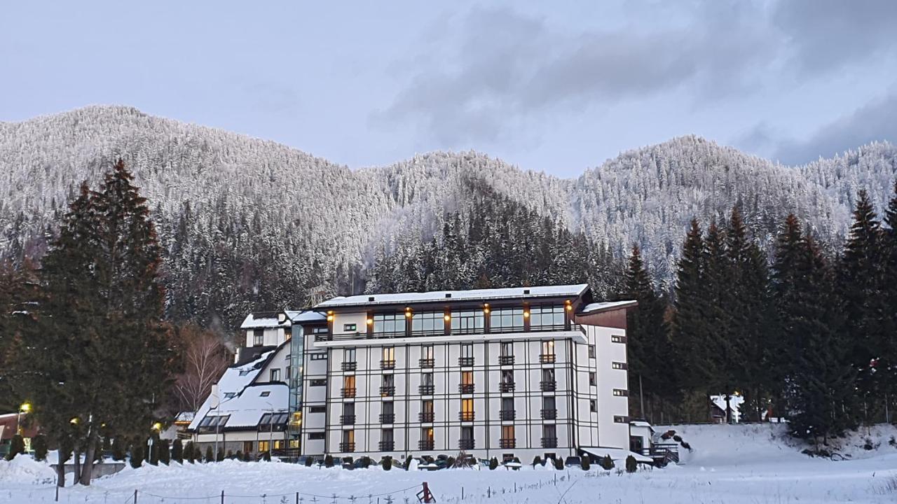 Hotel Escalade ポイアナ・ブラショフ エクステリア 写真