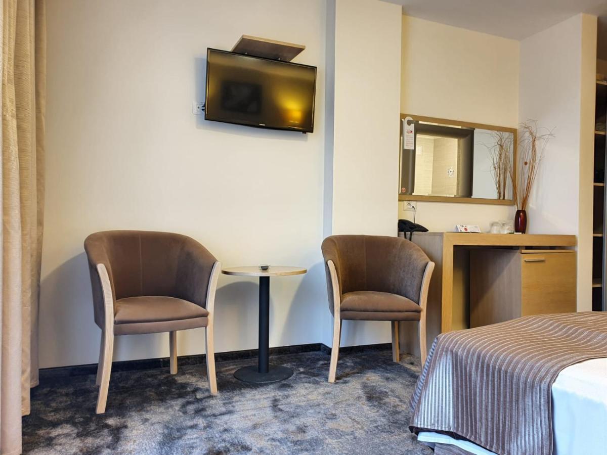 Hotel Escalade ポイアナ・ブラショフ エクステリア 写真