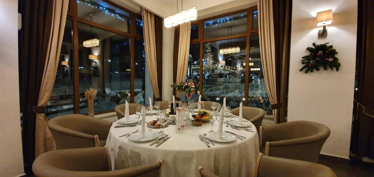 Hotel Escalade ポイアナ・ブラショフ エクステリア 写真