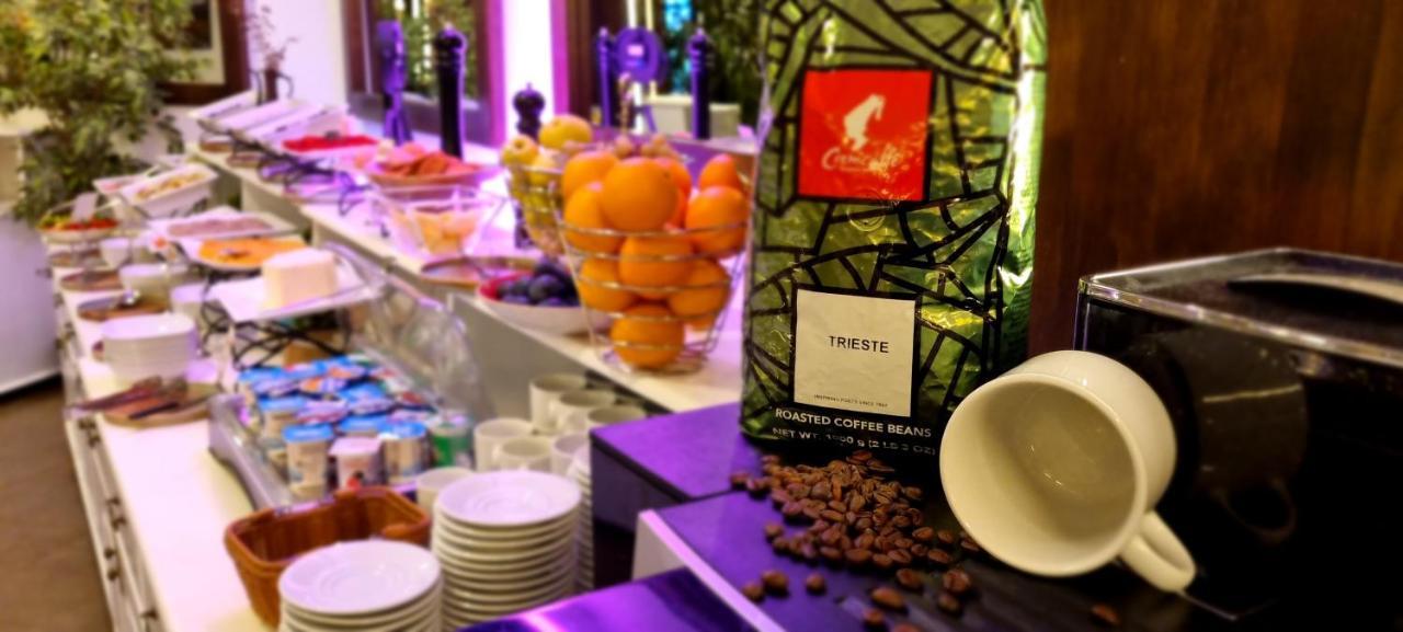 Hotel Escalade ポイアナ・ブラショフ エクステリア 写真